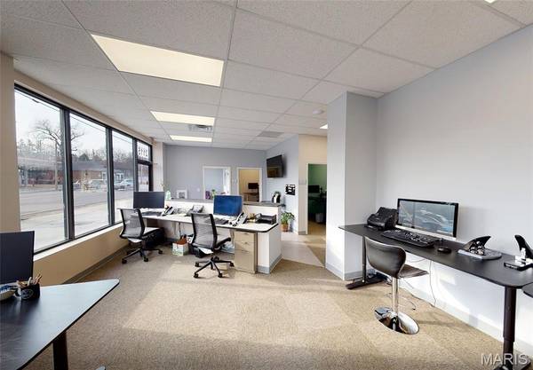 2115 S Big Bend BLVD, St Louis, MO 63117