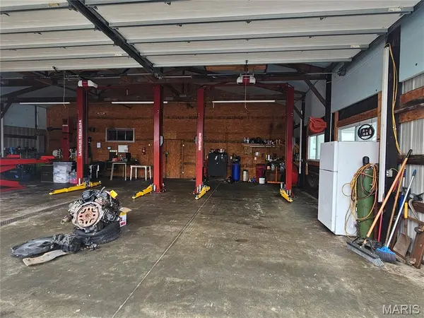 2404 State ST, Chester, IL 62233