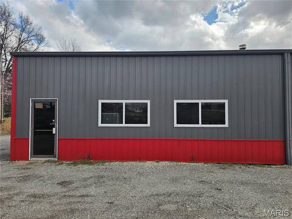 2404 State ST, Chester, IL 62233