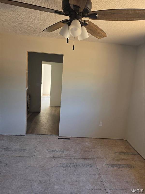 1519 Rockingham RD, Lebanon, MO 65536