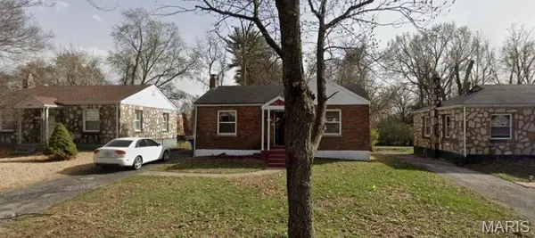 8246 Montreal DR, University City, MO 63132