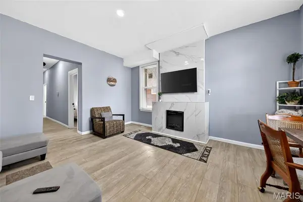 1468 E Warne AVE, St Louis, MO 63107