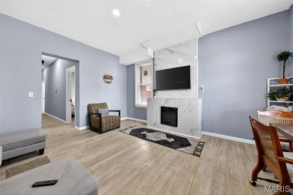 1468 E Warne AVE, St Louis, MO 63107