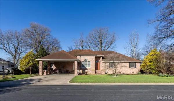 104 Willard AVE, Charleston, MO 63834