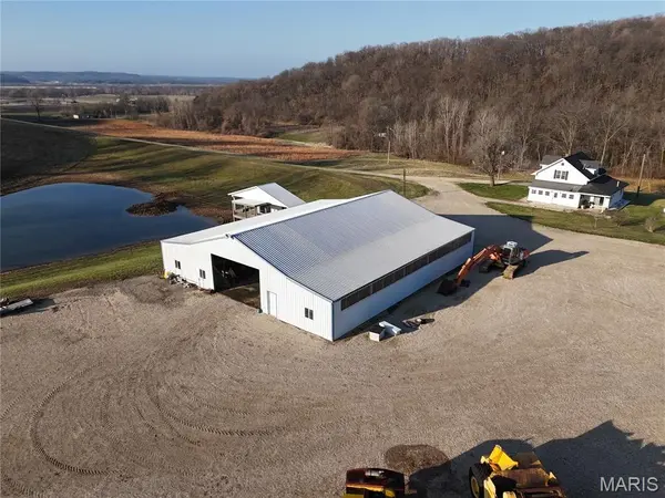 4015 Pike 9140, Louisiana, MO 63353