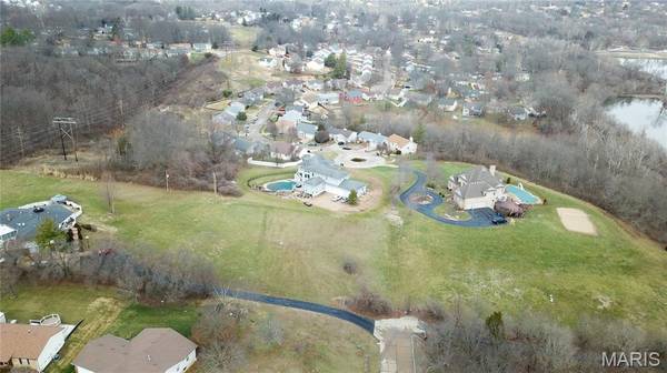 5735 Dove Meadow LN, Oakville, MO 63129