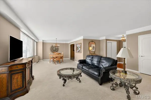 900 S Hanley RD #6C, Clayton, MO 63105