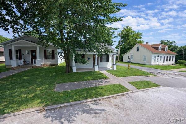 400 N 5th ST, Belleville, IL 62220