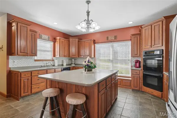 474 Huntington Trails DR, Festus, MO 63028