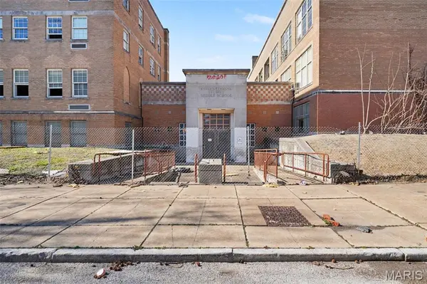 4253 Clarence AVE, St Louis, MO 63115