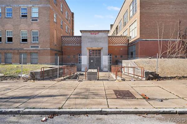 4253 Clarence AVE, St Louis, MO 63115