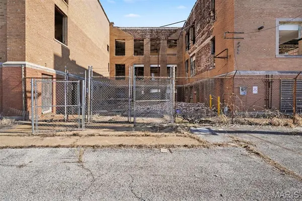 4253 Clarence AVE, St Louis, MO 63115