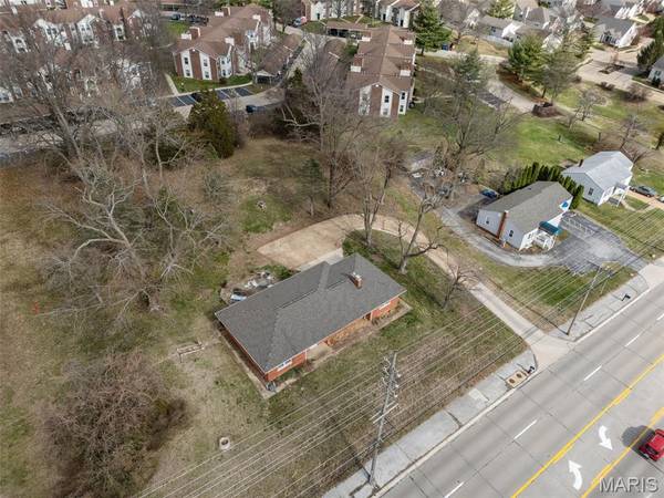 960 Chesterfield Pkwy E, Chesterfield, MO 63017