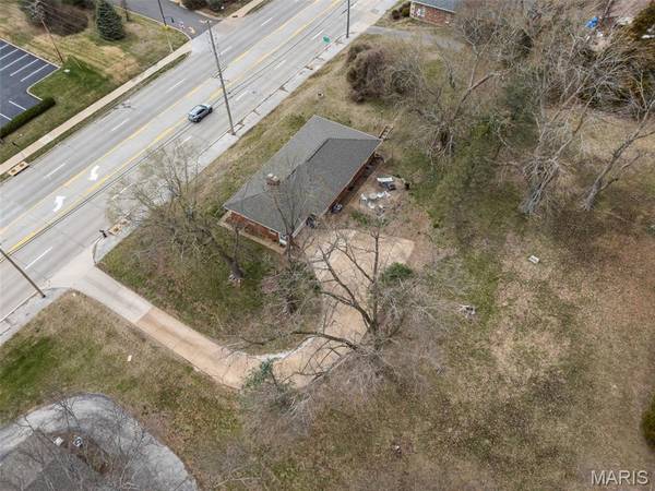 960 Chesterfield Pkwy E, Chesterfield, MO 63017