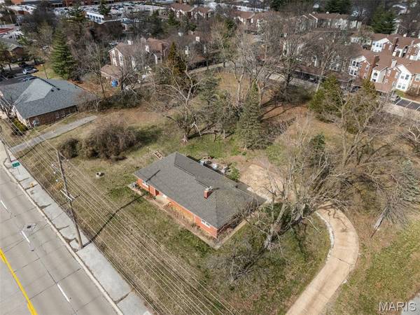 960 Chesterfield Pkwy E, Chesterfield, MO 63017