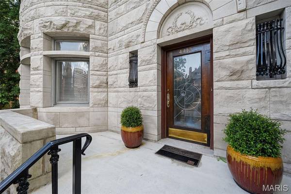 4410 Westminster PL, St Louis, MO 63108