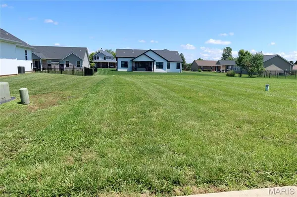 405 Bardswell DR, Millstadt, IL 62260