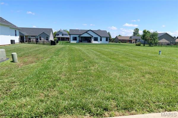 405 Bardswell DR, Millstadt, IL 62260