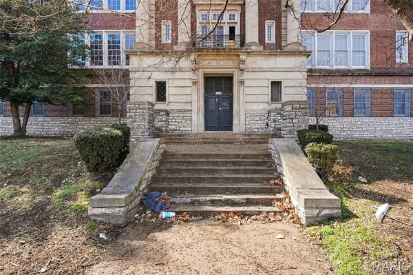 3821 N 11th ST, St Louis, MO 63107