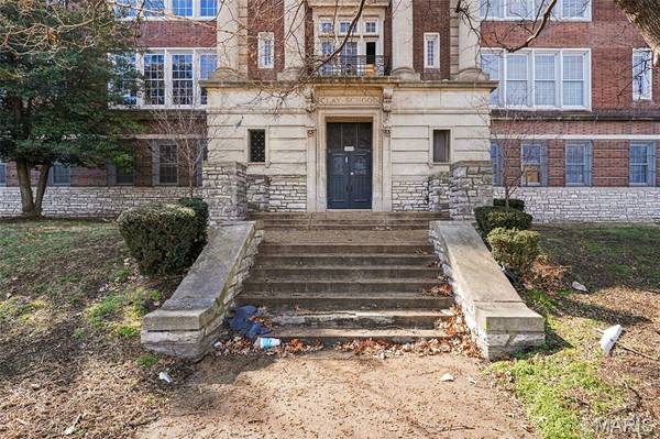3821 N 11th ST, St Louis, MO 63107