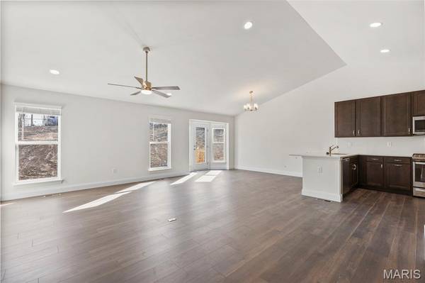 541 Evening Primrose DR, Wentzville, MO 63385