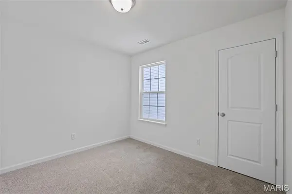 16033 Cinderella CT, Ellisville, MO 63021