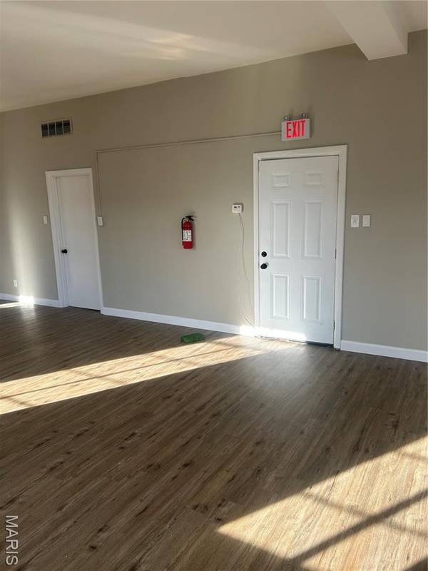 2627 Telegraph Rd, Mehlville, MO 63125