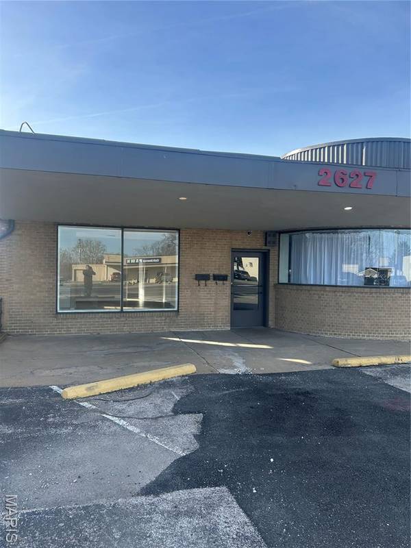 2627 Telegraph Rd, Mehlville, MO 63125