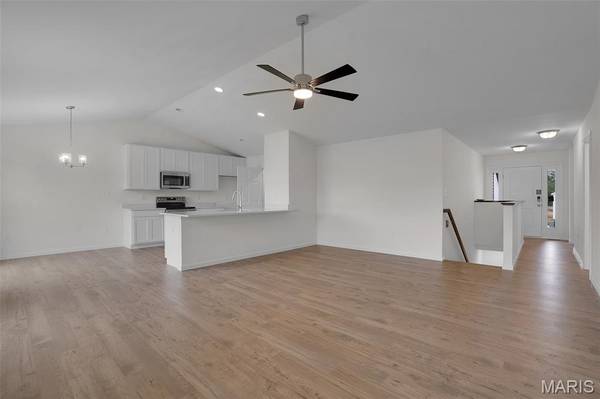 1043 Clover Hill DR, Sullivan, MO 63080