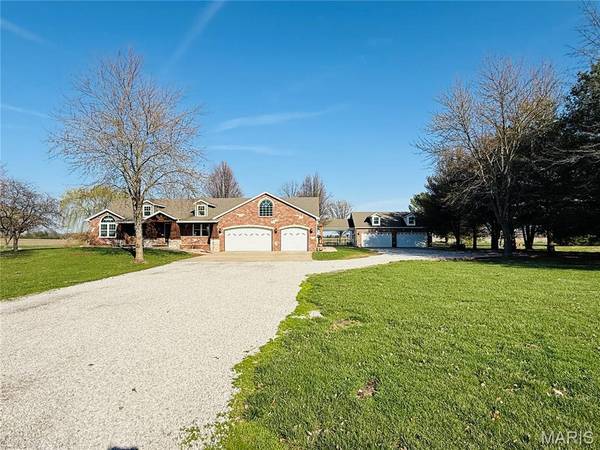 6 Jennifer LN, Collinsville, IL 62234