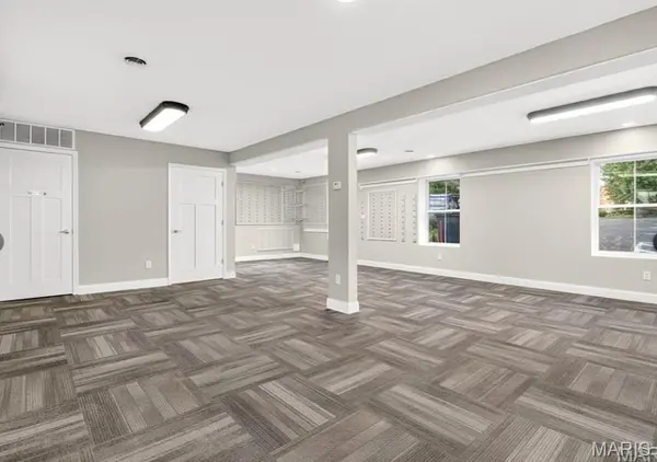 560 N Jefferson ST, Florissant, MO 63031