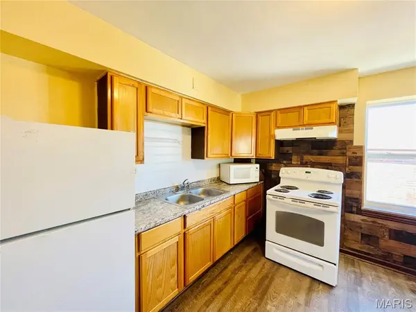 4544 Elmbank AVE, St Louis, MO 63115