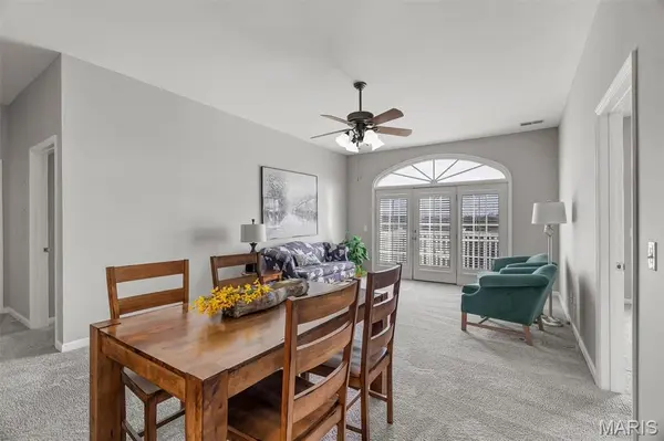 7400 Whitehall Colonial LN #421, Shrewsbury, MO 63119