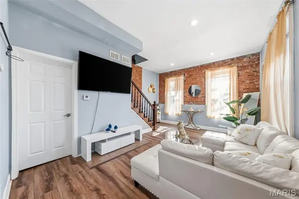 6717 Minnesota AVE, St Louis, MO 63111