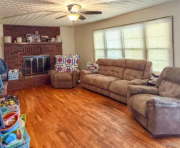 1028 W Old Highway C, Advance, MO 63730