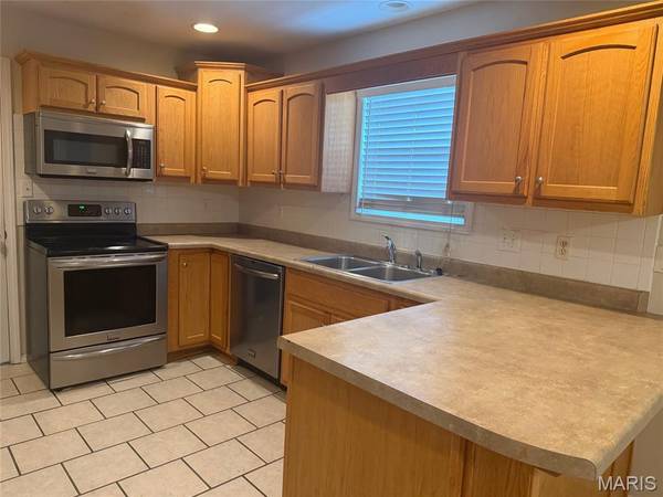 19545 Lenox LN, Waynesville, MO 65583