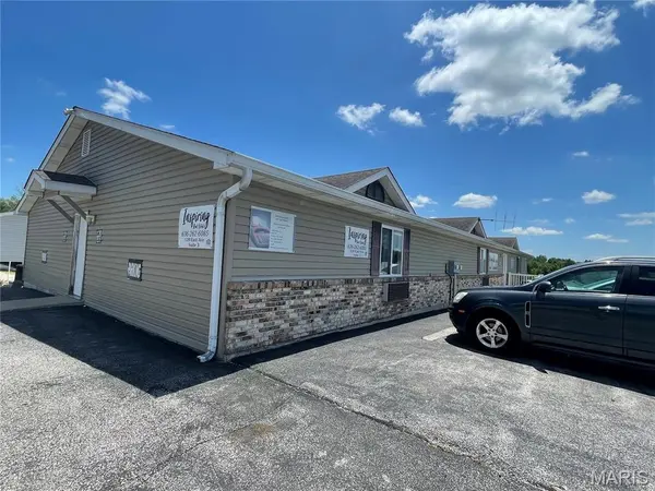 120 East AVE #5, Winfield, MO 63389
