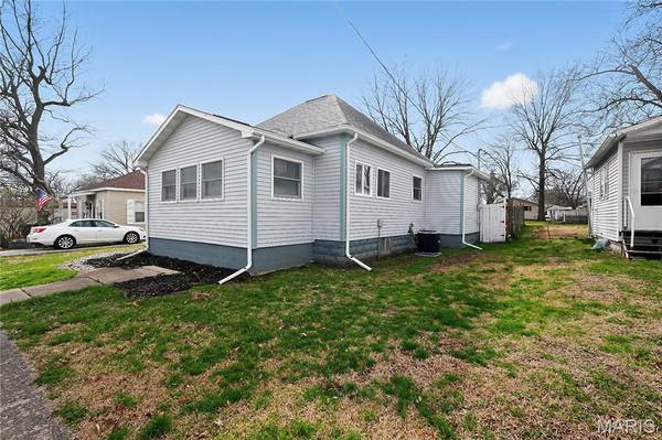 839 S Jackson ST, Litchfield, IL 62056