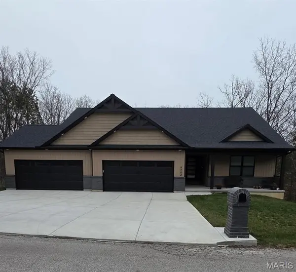 9784 Ridgecrest DR, Hillsboro, MO 63050