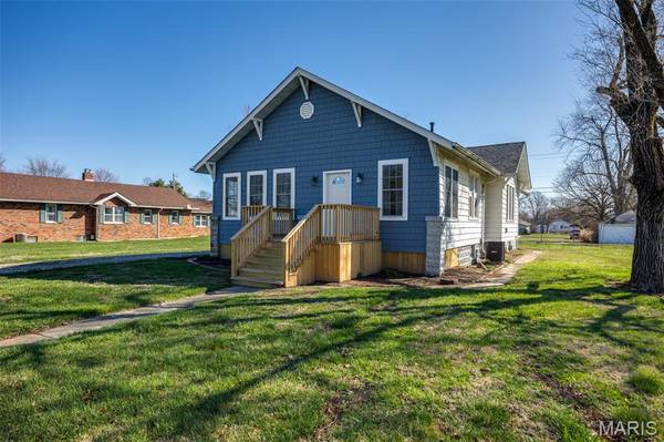 705 N Macoupin ST, Gillespie, IL 62033