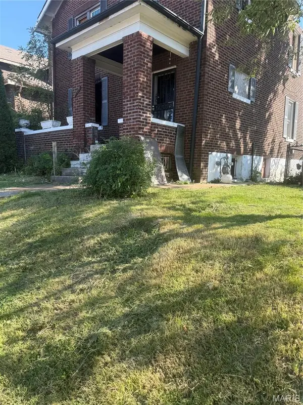 4628 Elmbank AVE, St Louis, MO 63115