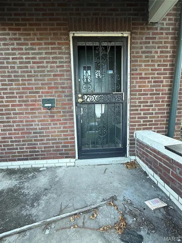 4628 Elmbank AVE, St Louis, MO 63115