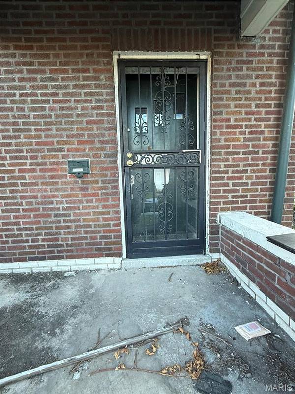 4628 Elmbank AVE, St Louis, MO 63115