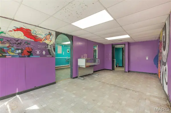 41 W Ferguson AVE, Wood River, IL 62095