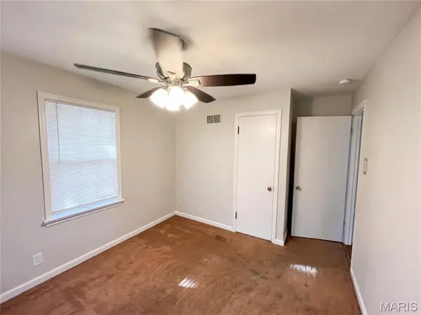 10449 Bellefontaine RD, St Louis, MO 63137