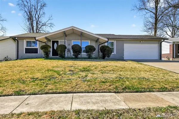3027 Westminster DR, Florissant, MO 63033