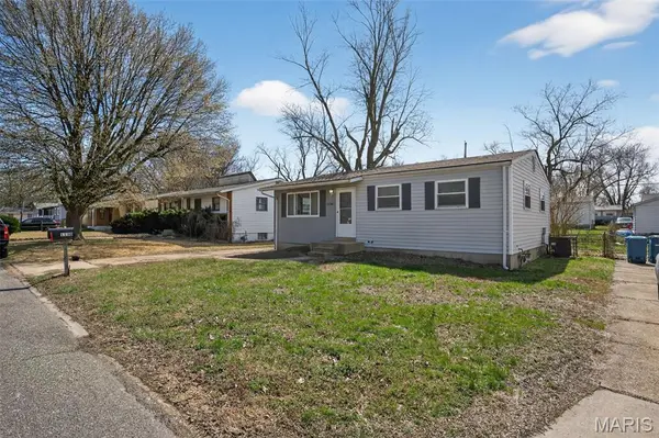 1130 Congress AVE, St Louis, MO 63138