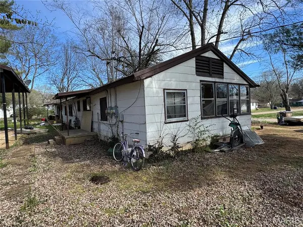 715 Spruce ST, Piedmont, MO 63957