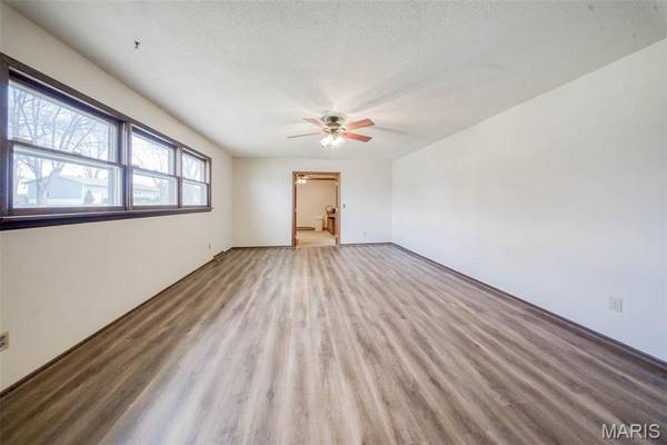 402 Locust ST, Cuba, MO 65453