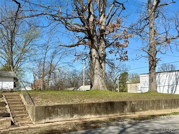 645 N 9th ST, Poplar Bluff, MO 63901